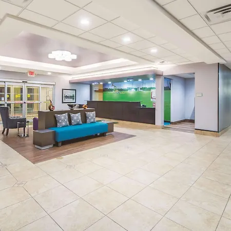 La Quinta By Wyndham Tulsa Airport / Expo Square-3